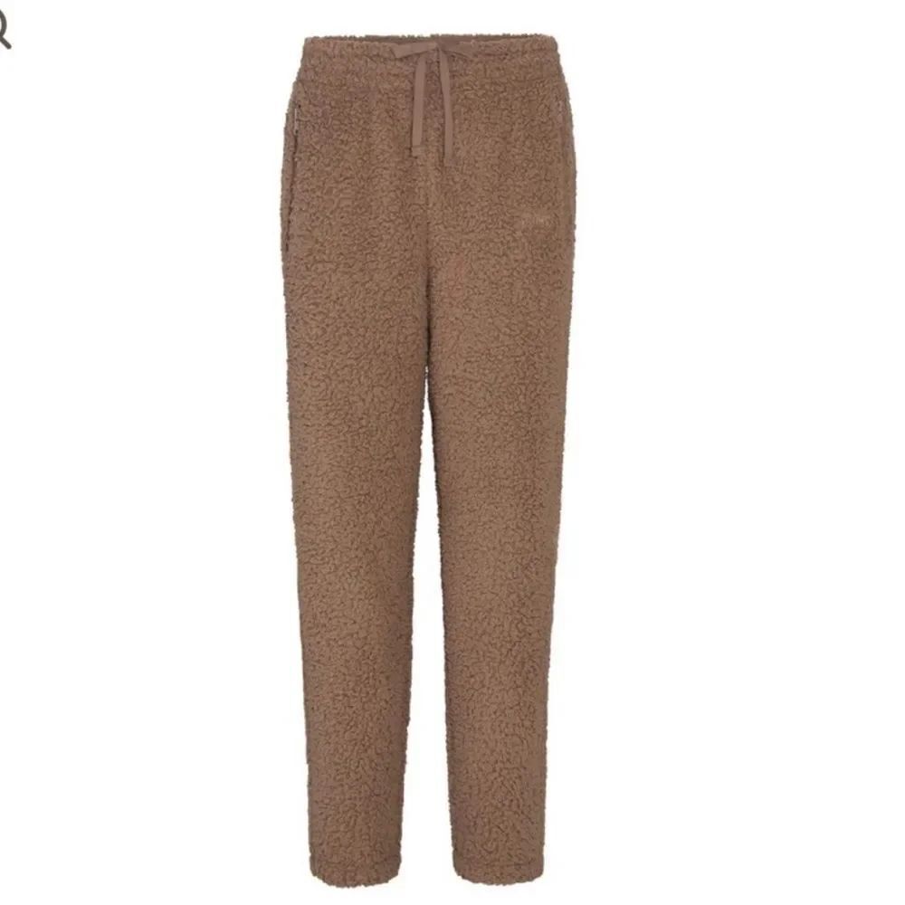 SKIMS camel joggers sweatpants